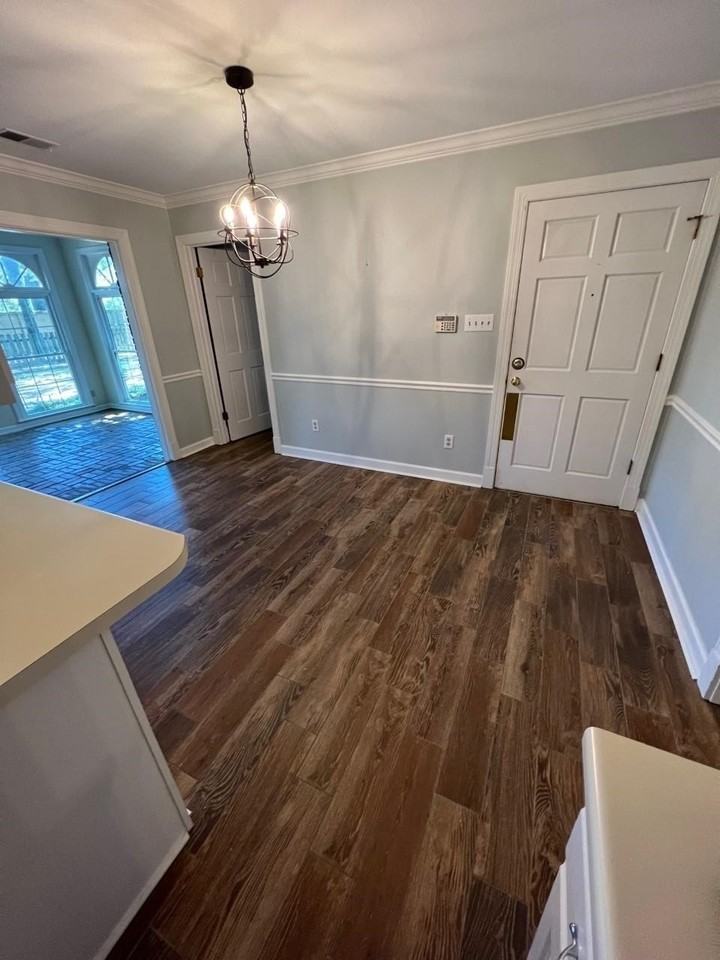 984 Eastwood Ter - Photo 4 of 16