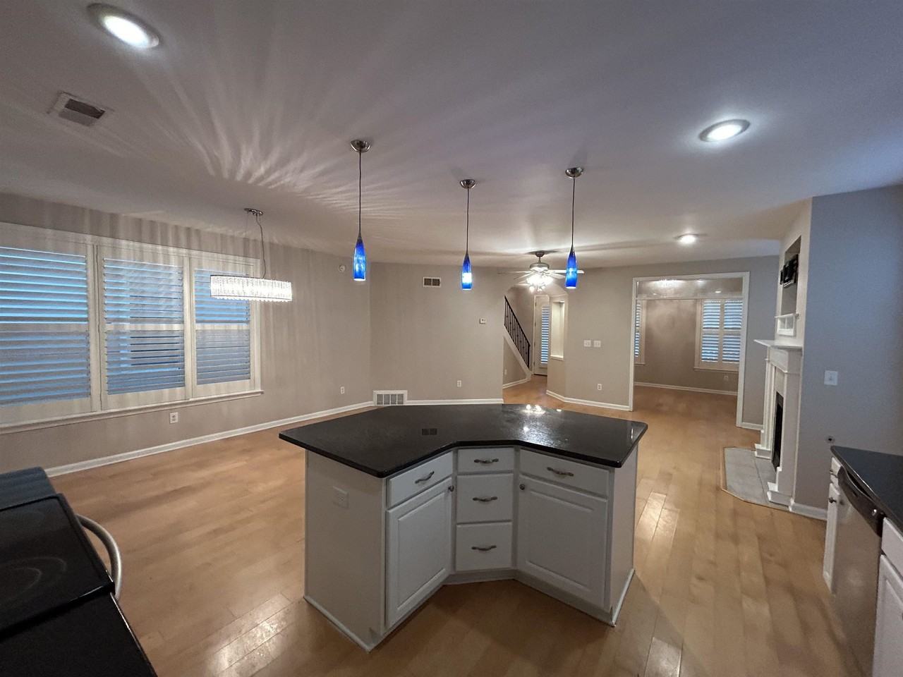 1390 Island Town Dr - Photo 7 of 27