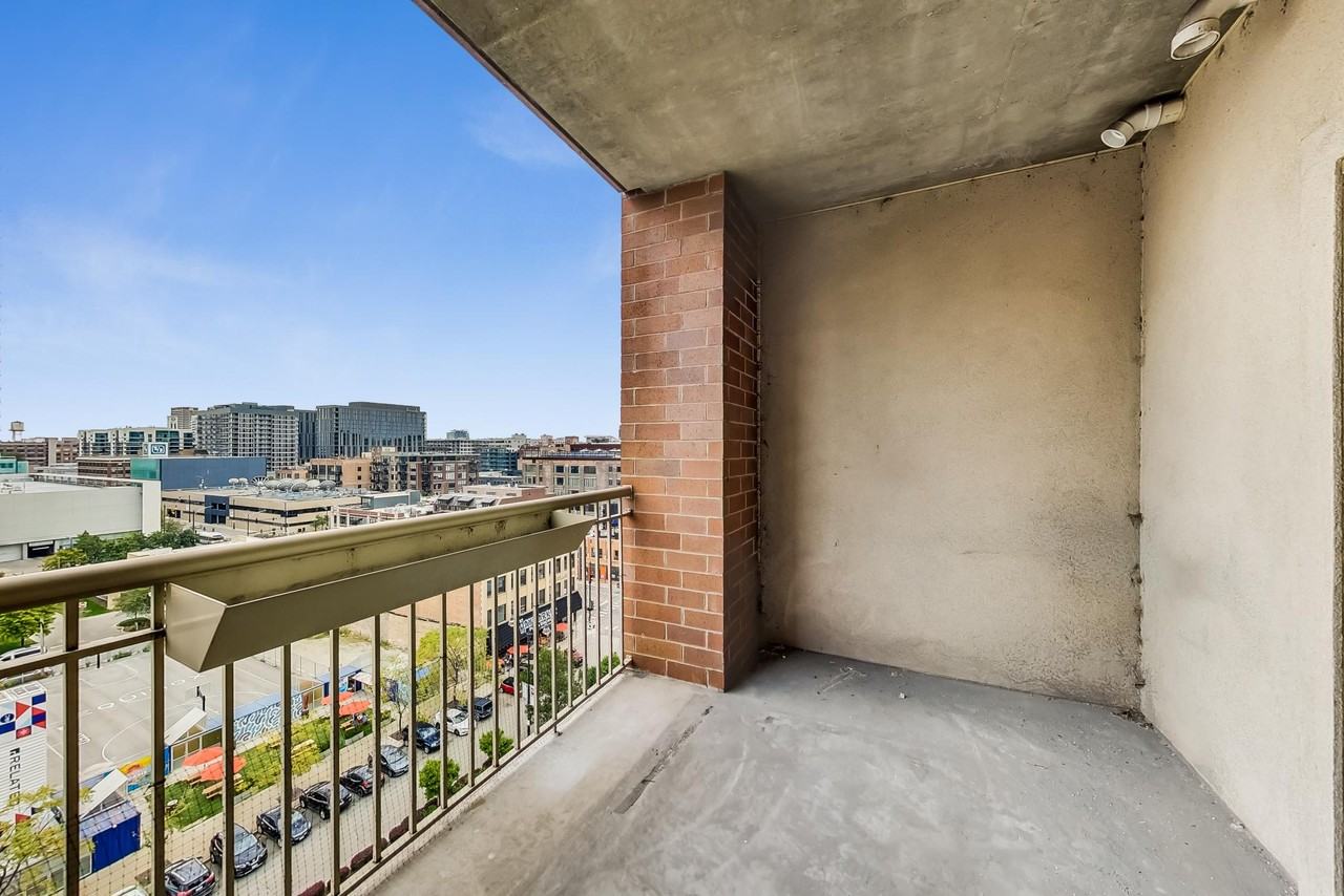 720 W Randolph St #1003 - Photo 7 of 29