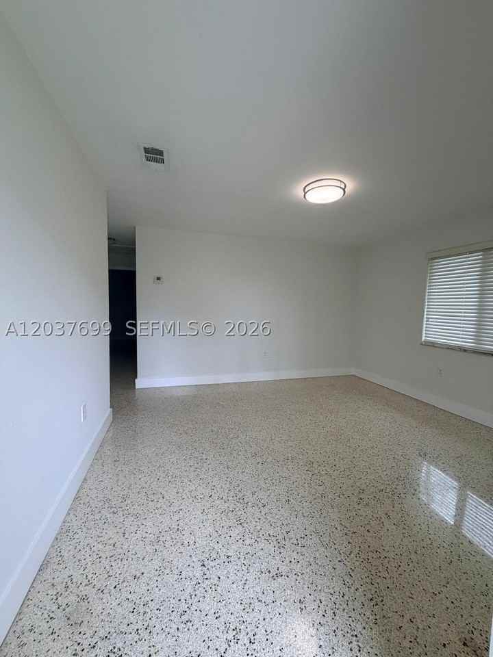 12020 Ne 12th Ct #12020 - Photo 6 of 17