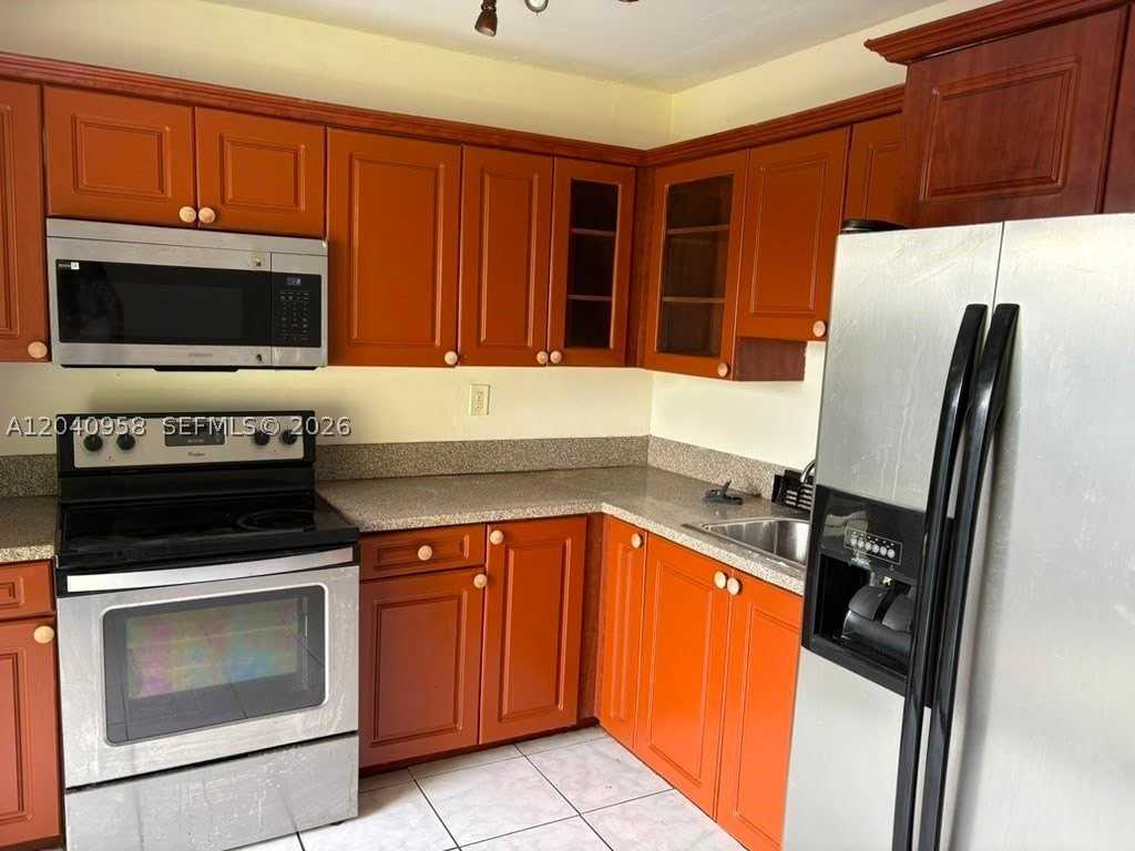5411 Sw 38th Ct #F - Photo 3 of 6