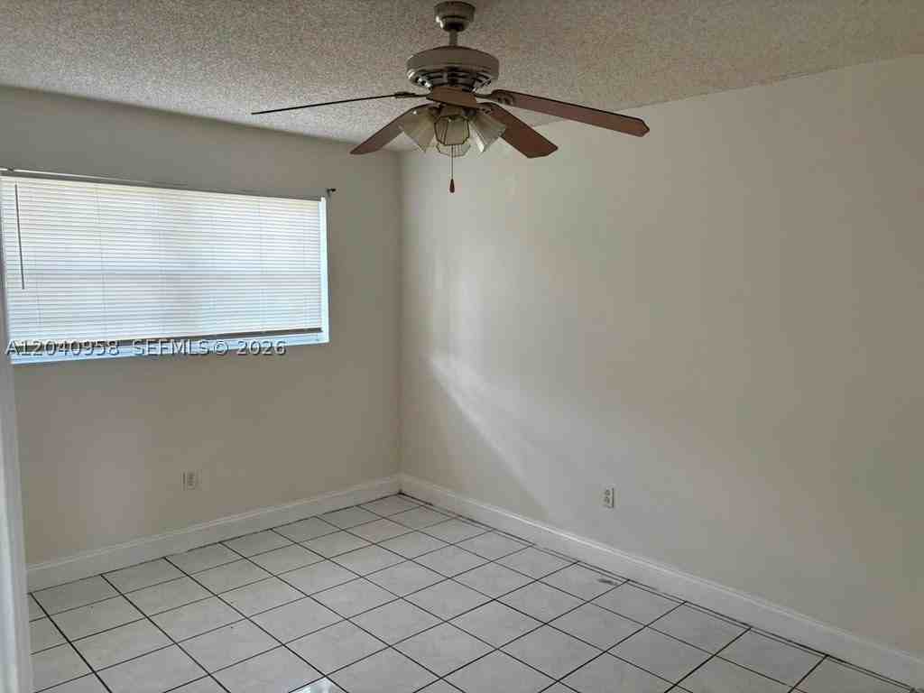 5411 Sw 38th Ct #F - Photo 5 of 6