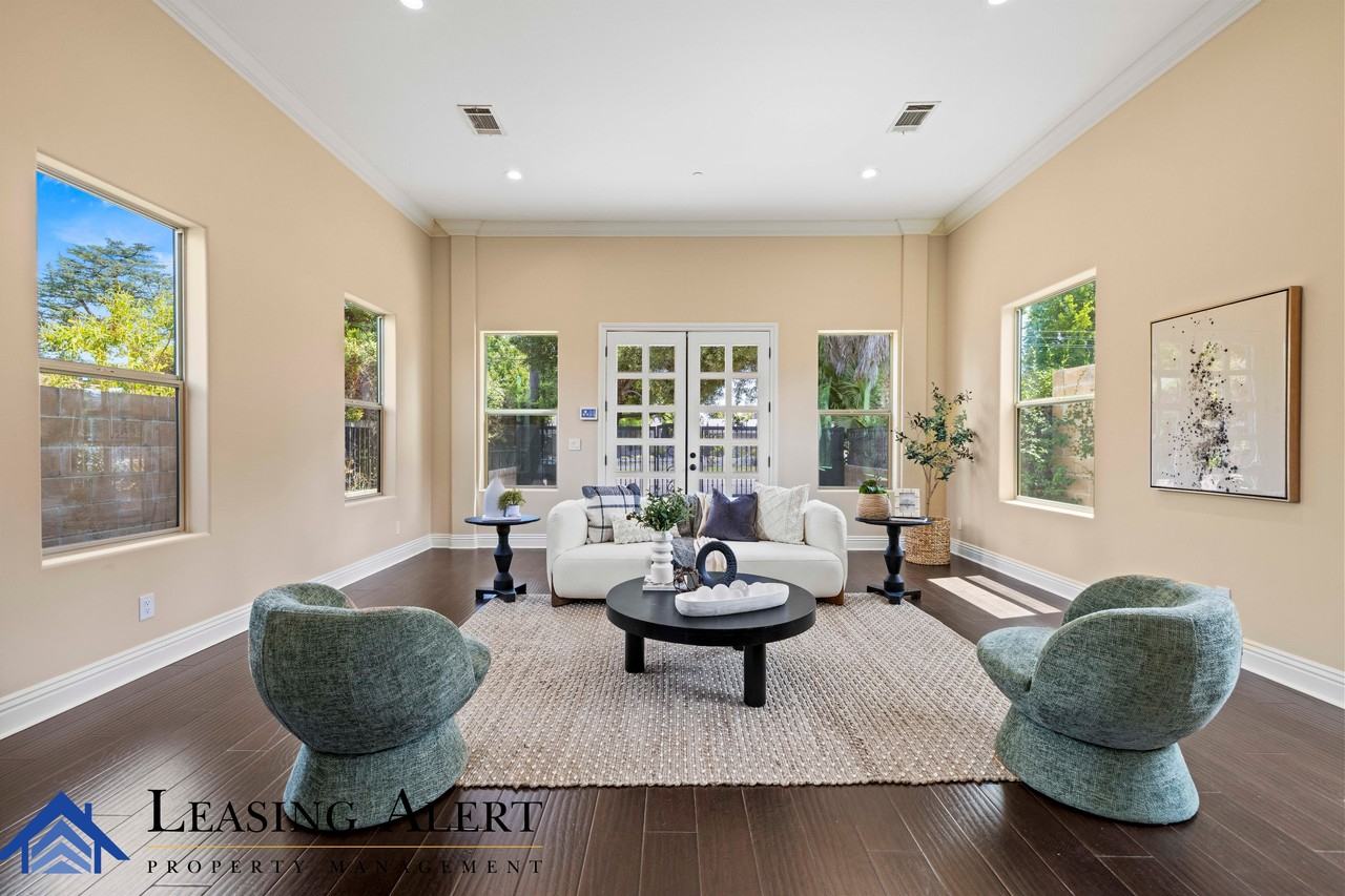 5011 Hayvenhurst Ave #1 - Photo 4 of 17
