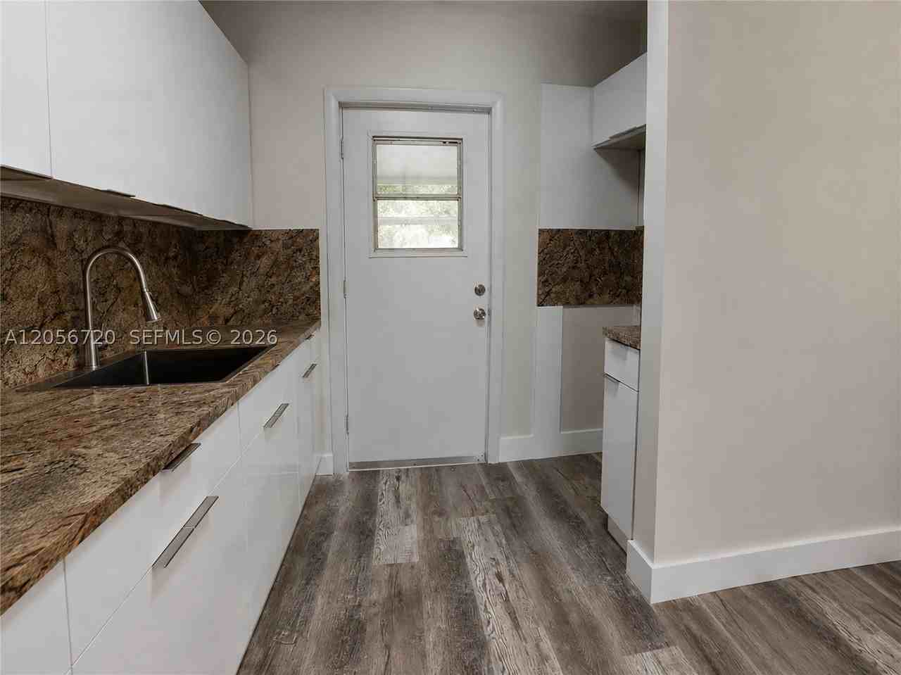 740 Nw 130th St - Photo 4 of 14