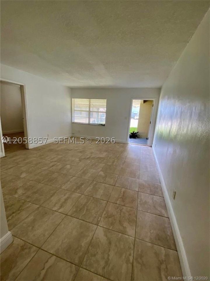 4141 Sw 20th St #3 - Photo 4 of 7