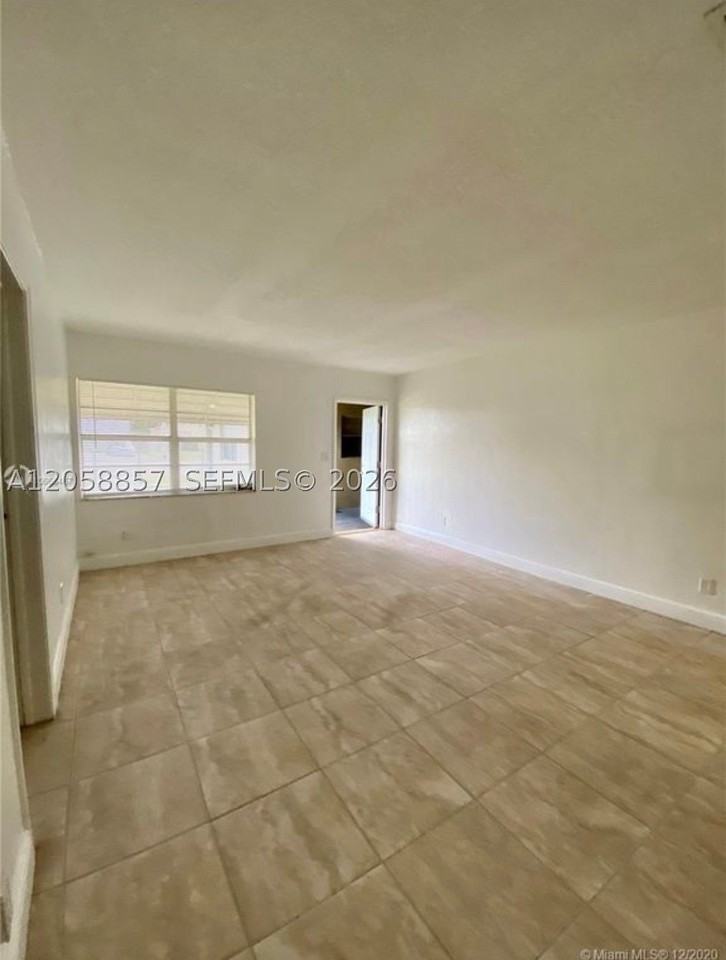 4141 Sw 20th St #3 - Photo 5 of 7