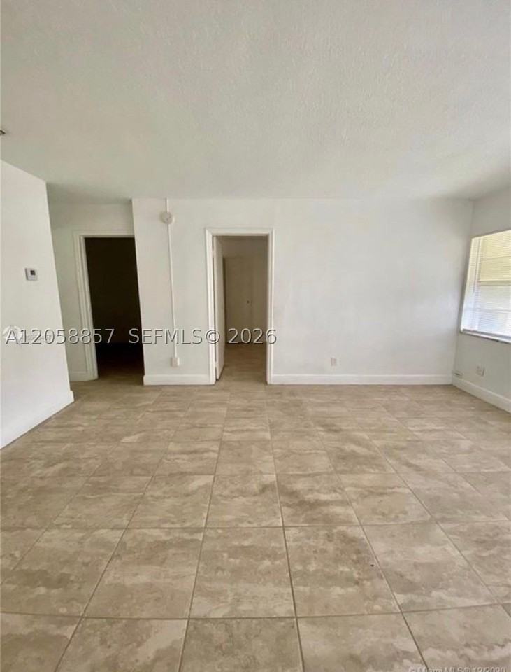 4141 Sw 20th St #3 - Photo 6 of 7