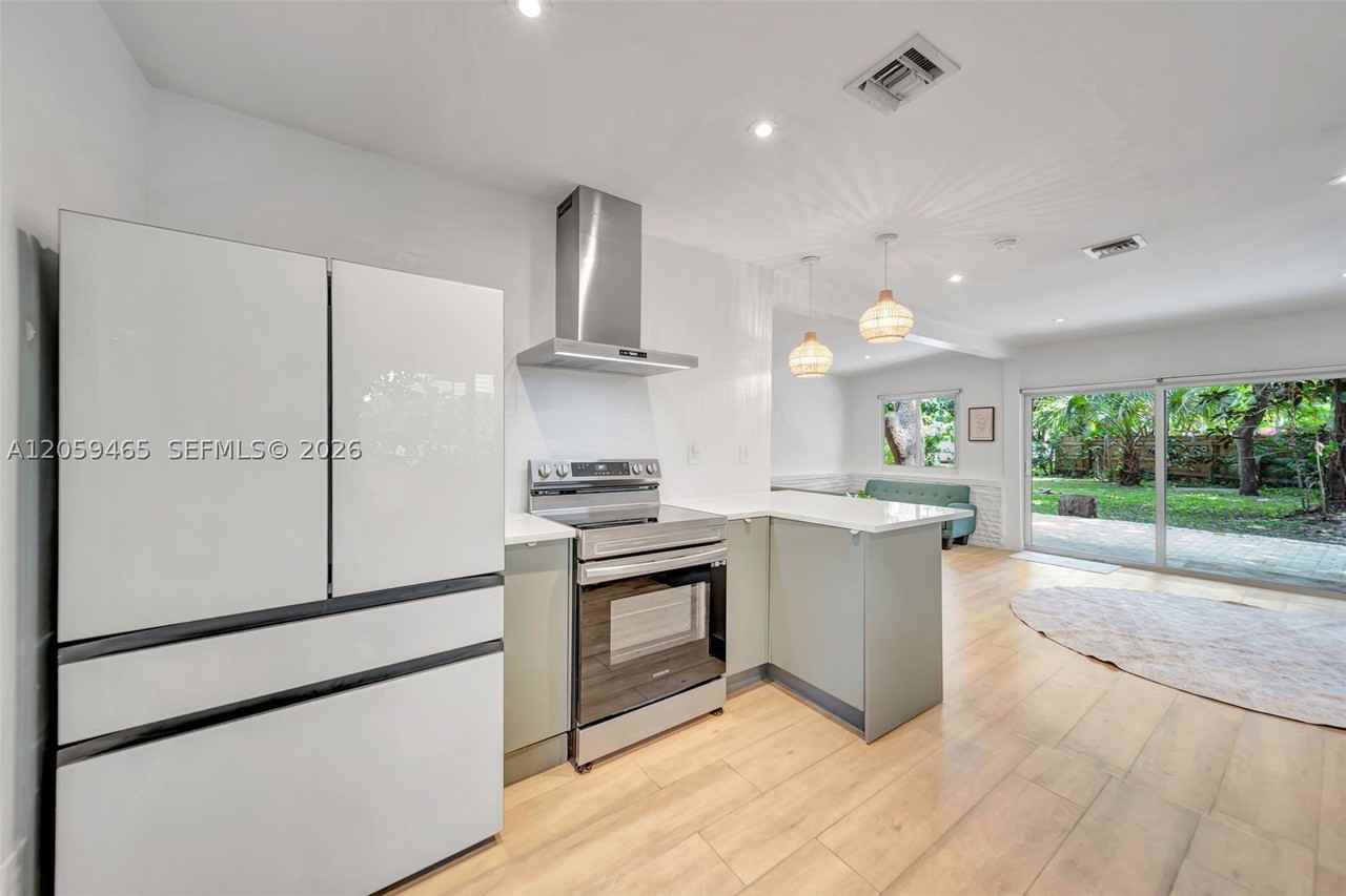 14995 Ne 9th Ave - Photo 5 of 34
