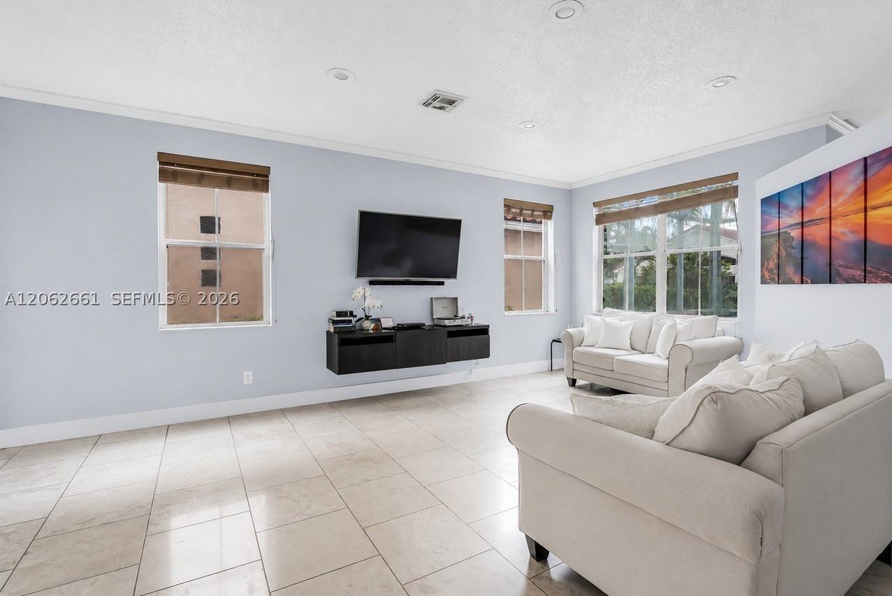 18451 Nw 22nd St - Photo 6 of 41