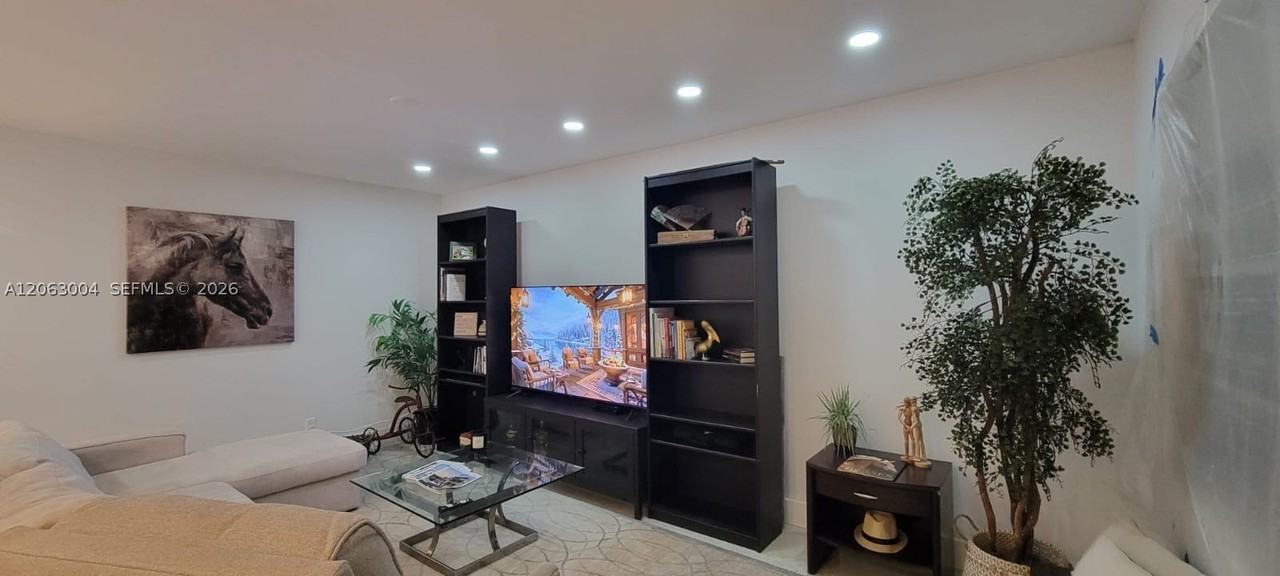 222 Oakridge N #222 - Photo 5 of 10