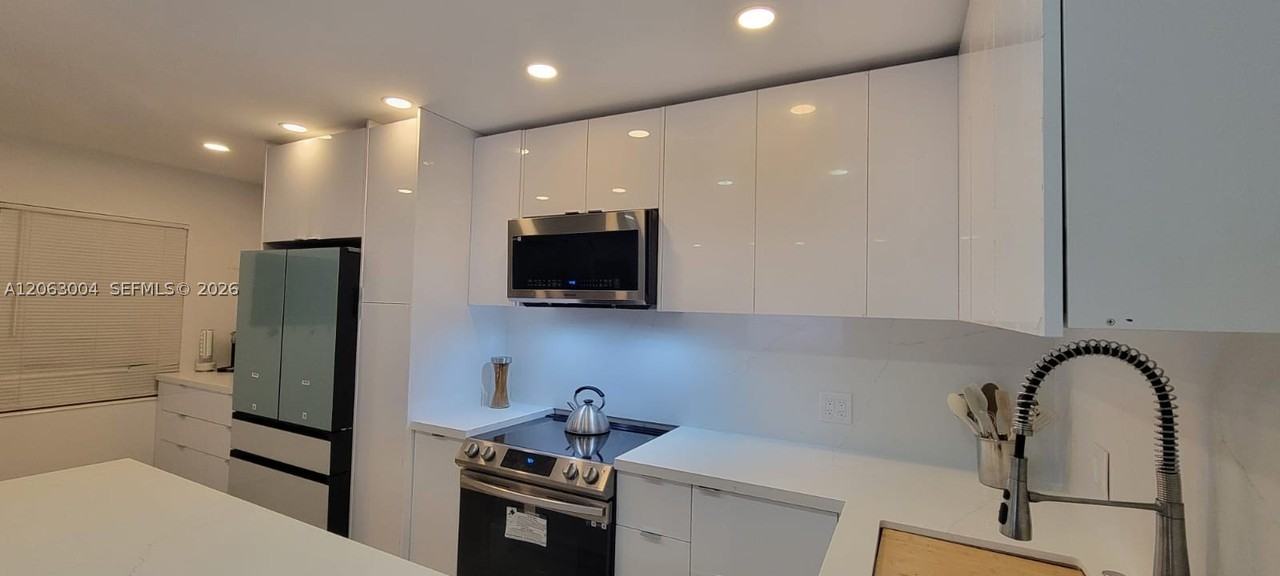 222 Oakridge N #222 - Photo 7 of 10