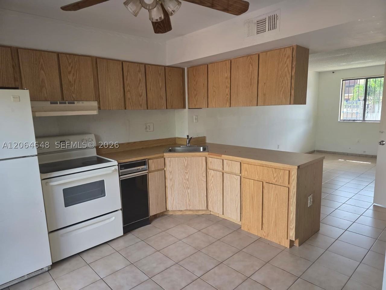1823 Sw 107th Ave #1602 - Photo 3 of 15