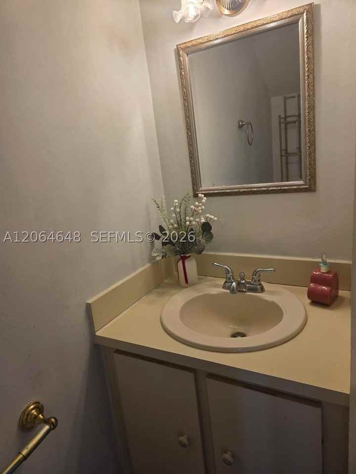 1823 Sw 107th Ave #1602 - Photo 5 of 15