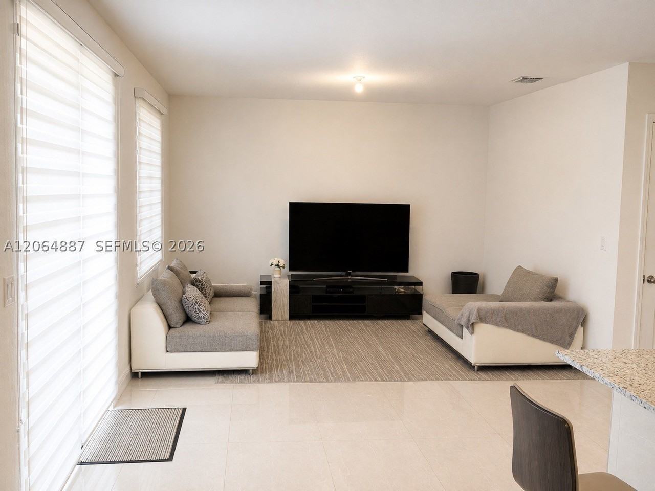 10614 W 35th Ln - Photo 4 of 20