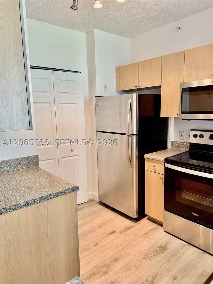 8010 N Nob Hill Rd #102 - Photo 6 of 23
