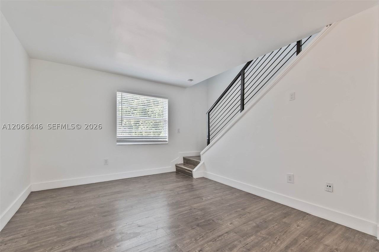 1114 S Douglas Rd #4 - Photo 5 of 19