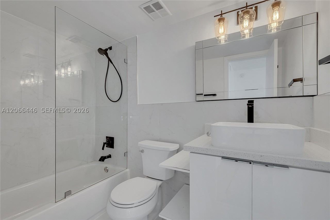 1114 S Douglas Rd #4 - Photo 7 of 19