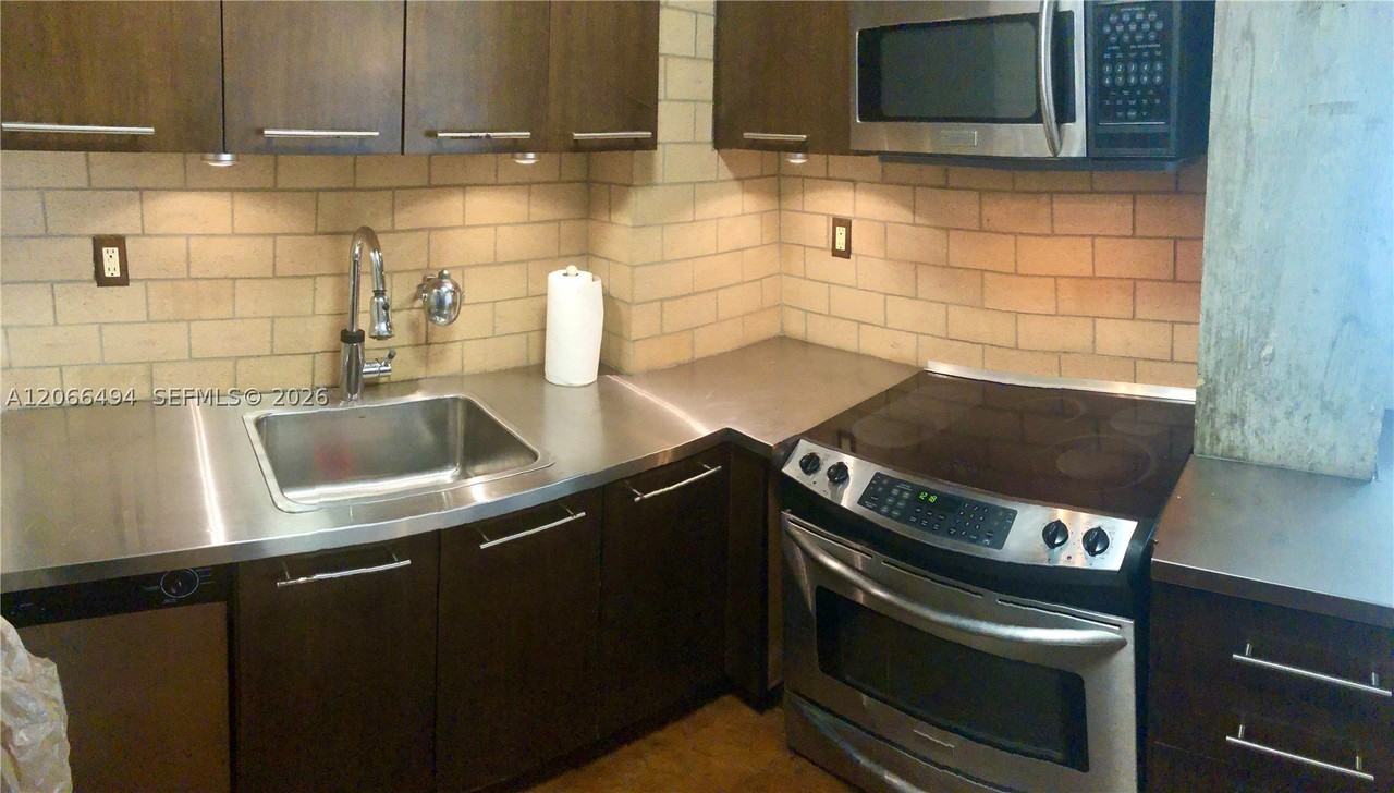 3301 Ne 5th Ave #204 - Photo 7 of 17