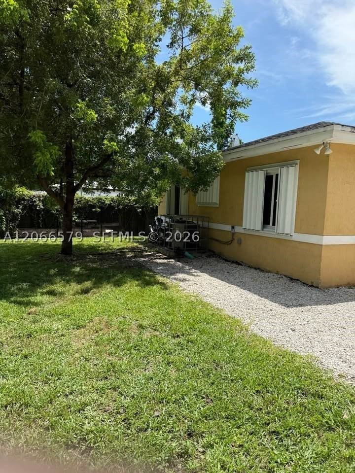 2635 Nw 24th Ave - Photo 2 of 15