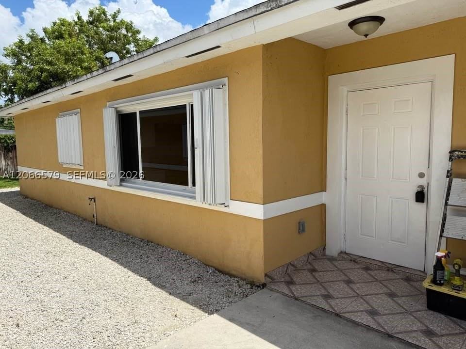 2635 Nw 24th Ave - Photo 3 of 15