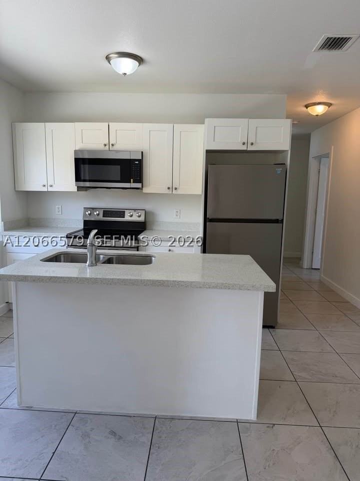 2635 Nw 24th Ave - Photo 4 of 15