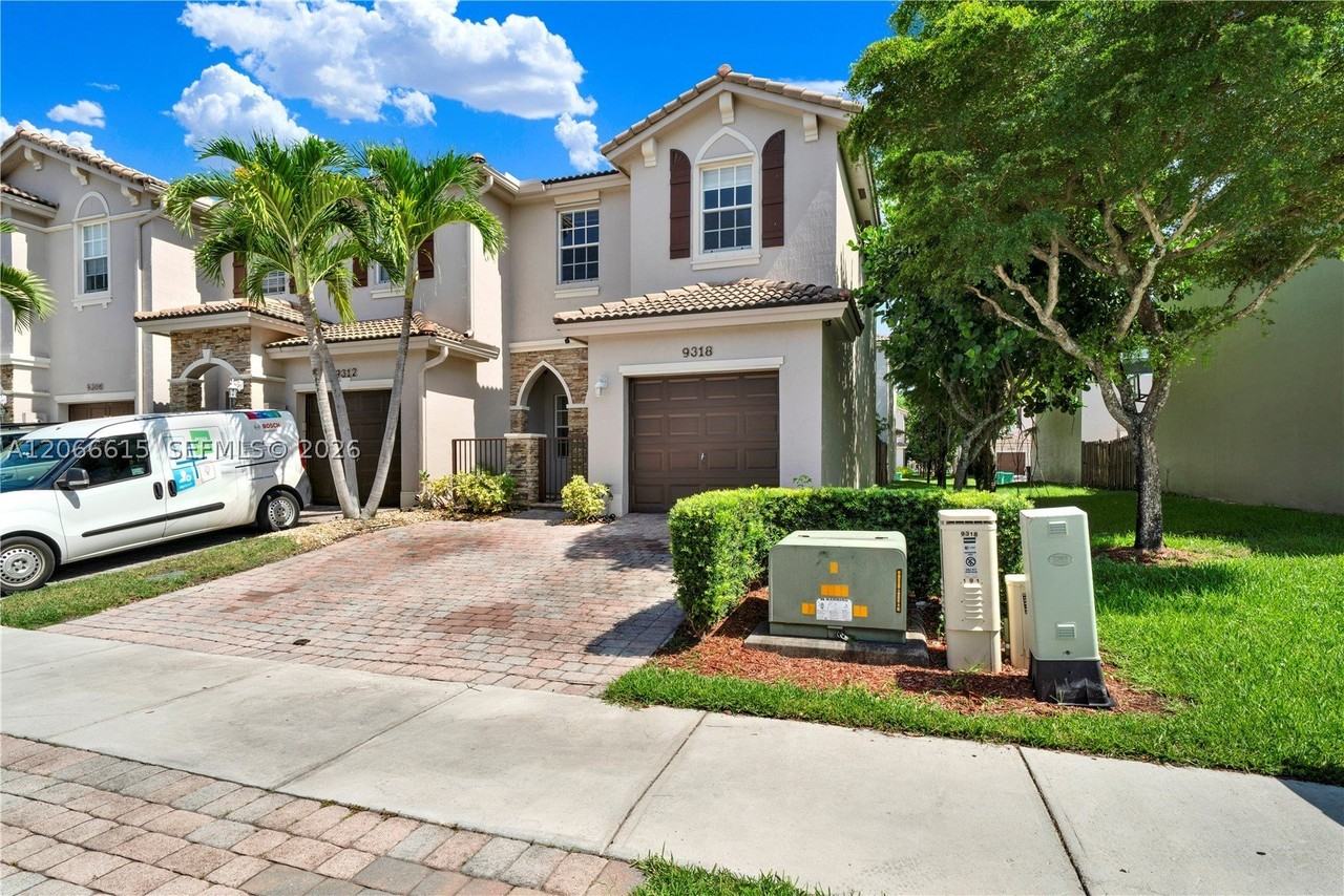 9318 Sw 220th St - Photo 4 of 50