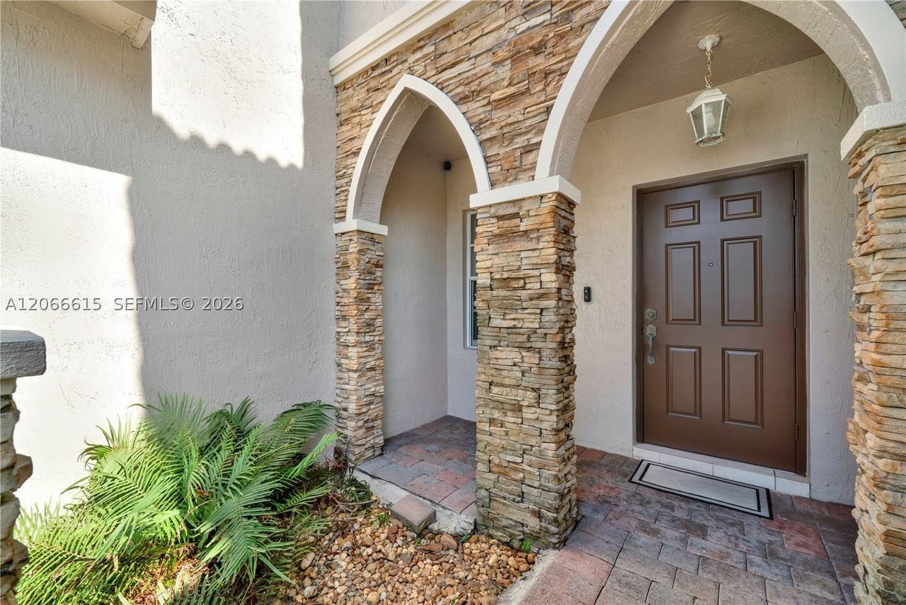 9318 Sw 220th St - Photo 5 of 50