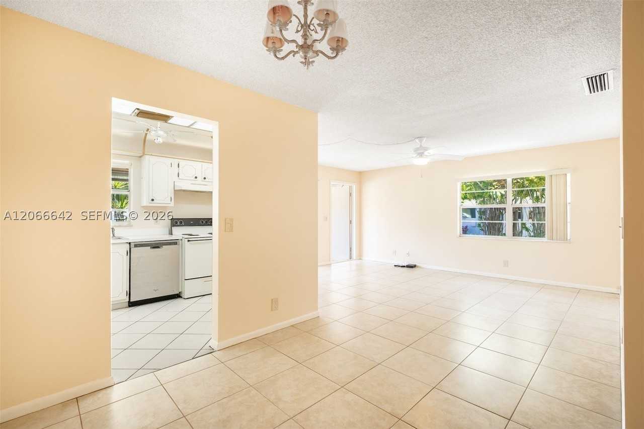 3645 Sw Natura Ave #D - Photo 2 of 29