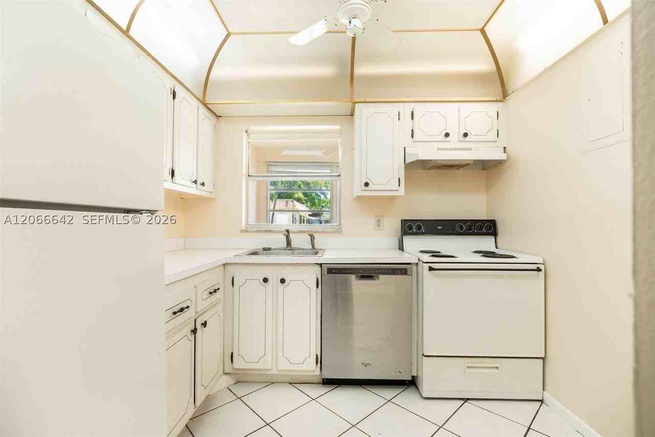 3645 Sw Natura Ave #D - Photo 3 of 29