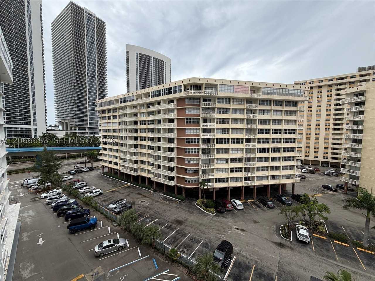 1801 S Ocean Dr #740 - Photo 7 of 10
