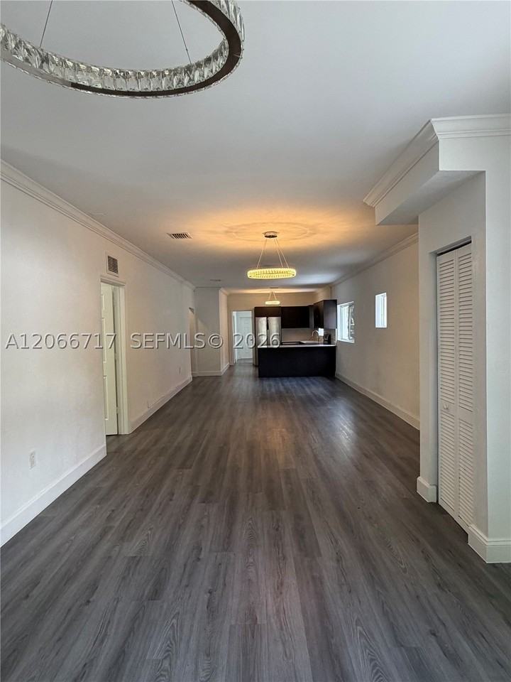 328 Sw 15th Ave - Photo 7 of 25
