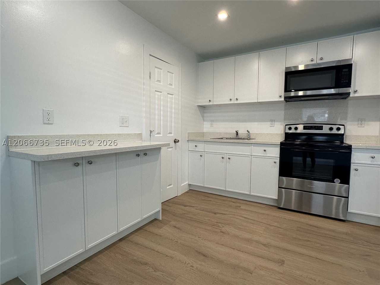 1413 N Dixie Hwy #5 - Photo 5 of 26
