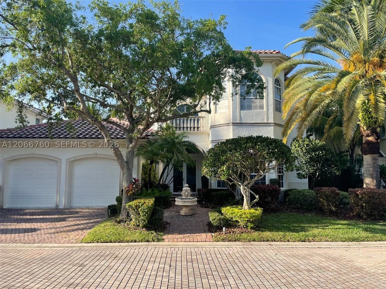 891 Captiva Dr - Photo 2 of 42