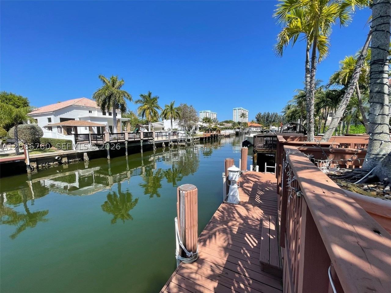 891 Captiva Dr - Photo 3 of 42