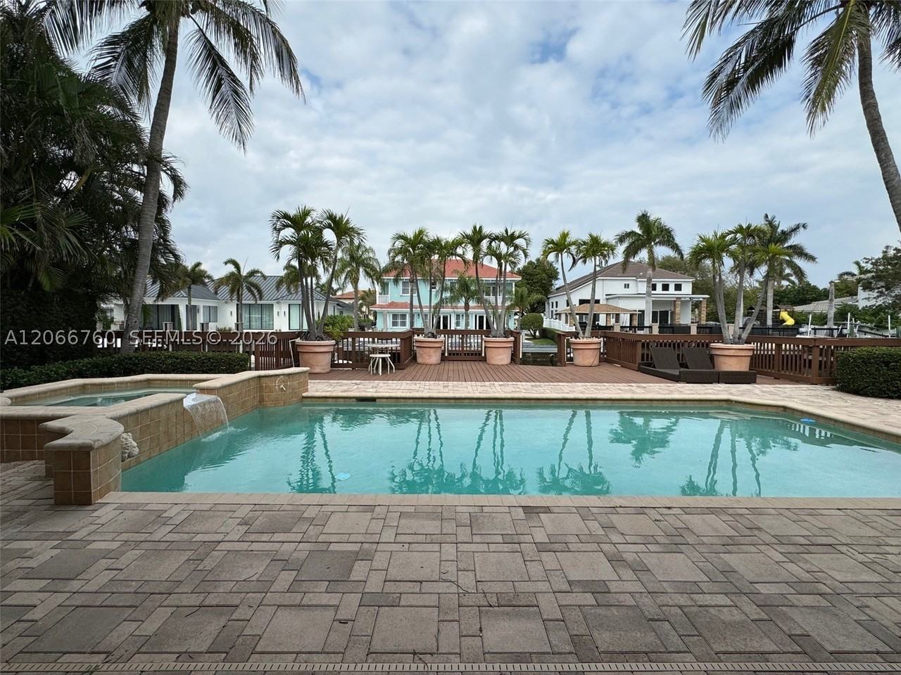 891 Captiva Dr - Photo 4 of 42