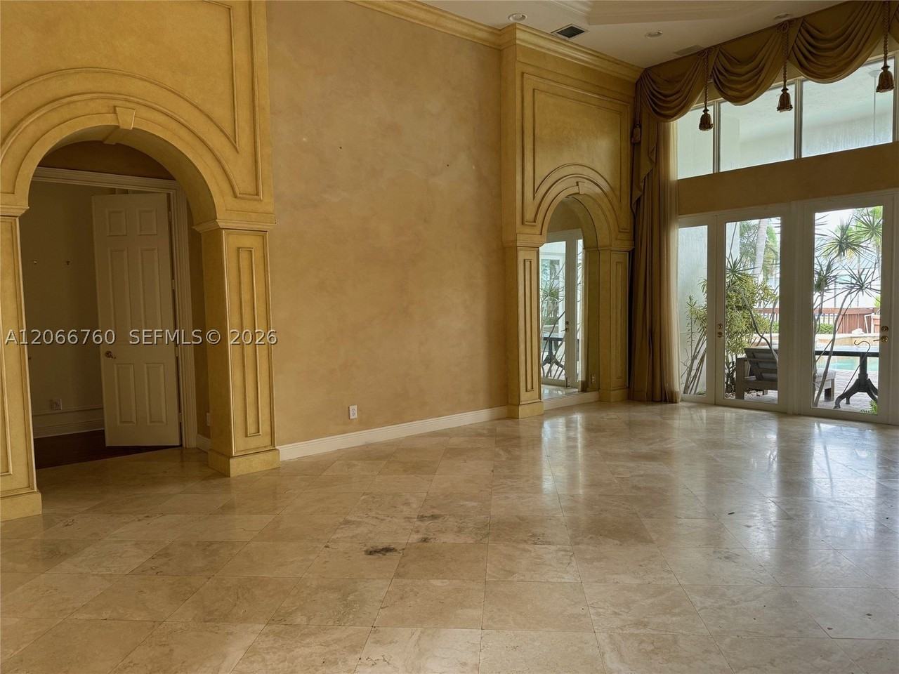 891 Captiva Dr - Photo 6 of 42