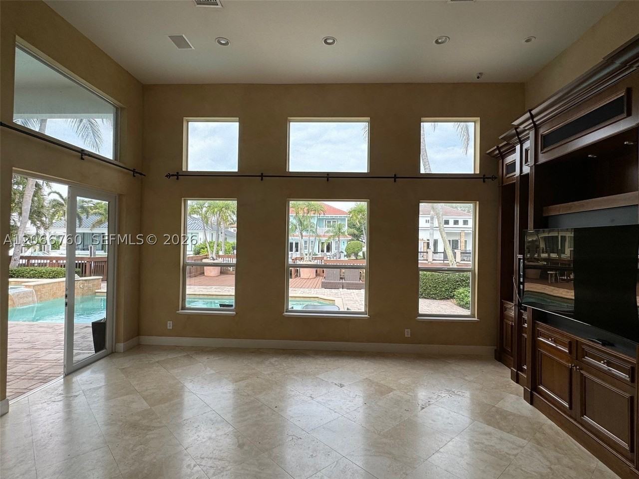 891 Captiva Dr - Photo 7 of 42