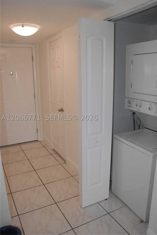 10907 Sw 88th St #416 - Photo 6 of 33