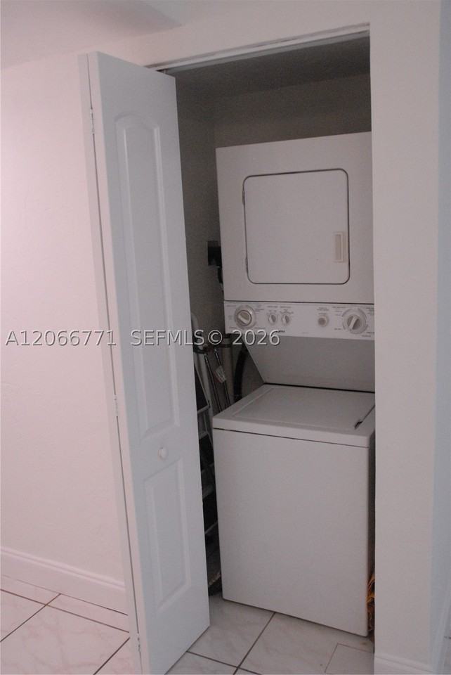 10907 Sw 88th St #416 - Photo 7 of 33