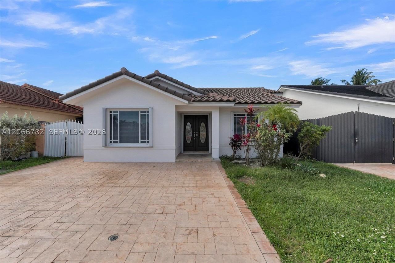 14480 Sw 115th Ter #0 - Photo 2 of 33