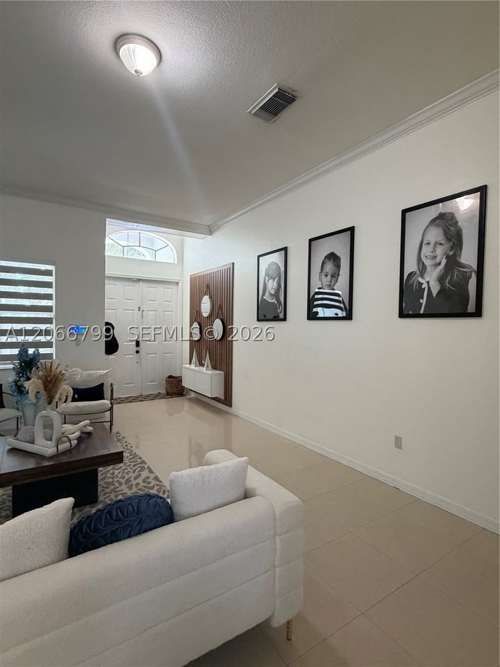 8208 Sw 166th Pl - Photo 4 of 24