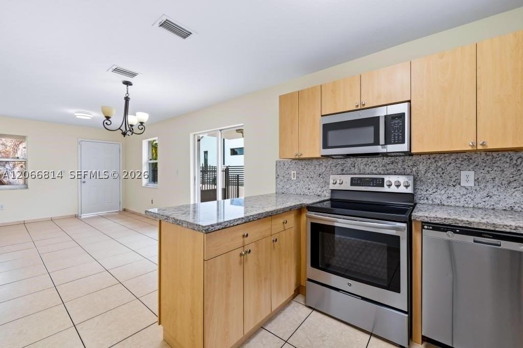 3072 Nw 14th St #REAR - Photo 6 of 18