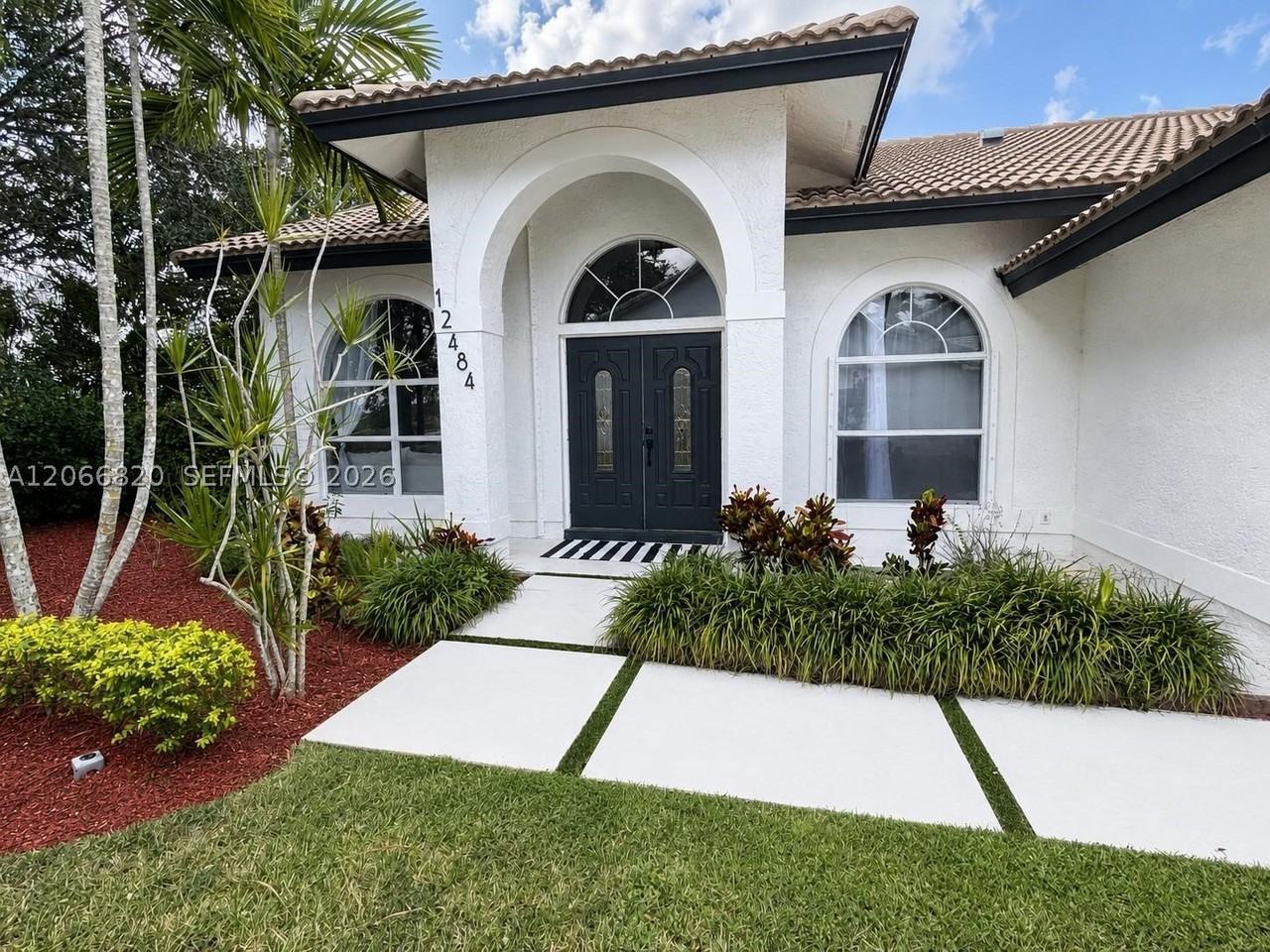 12484 Sw 1st St - Photo 4 of 50