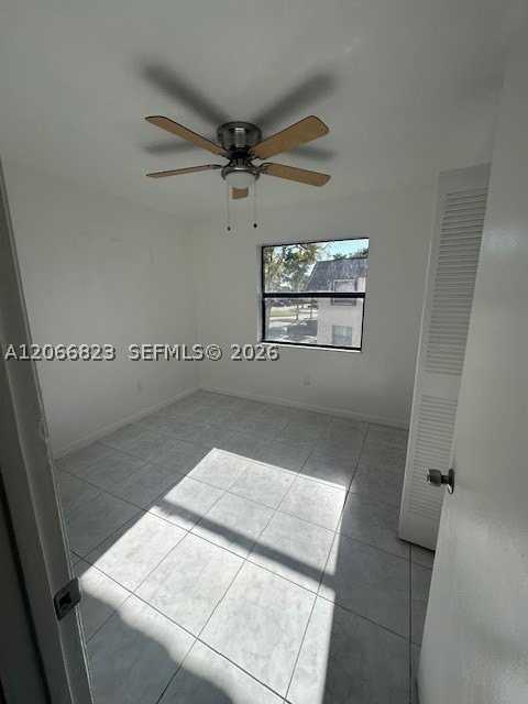 861 Ne 207th Ln #201-14 - Photo 7 of 18