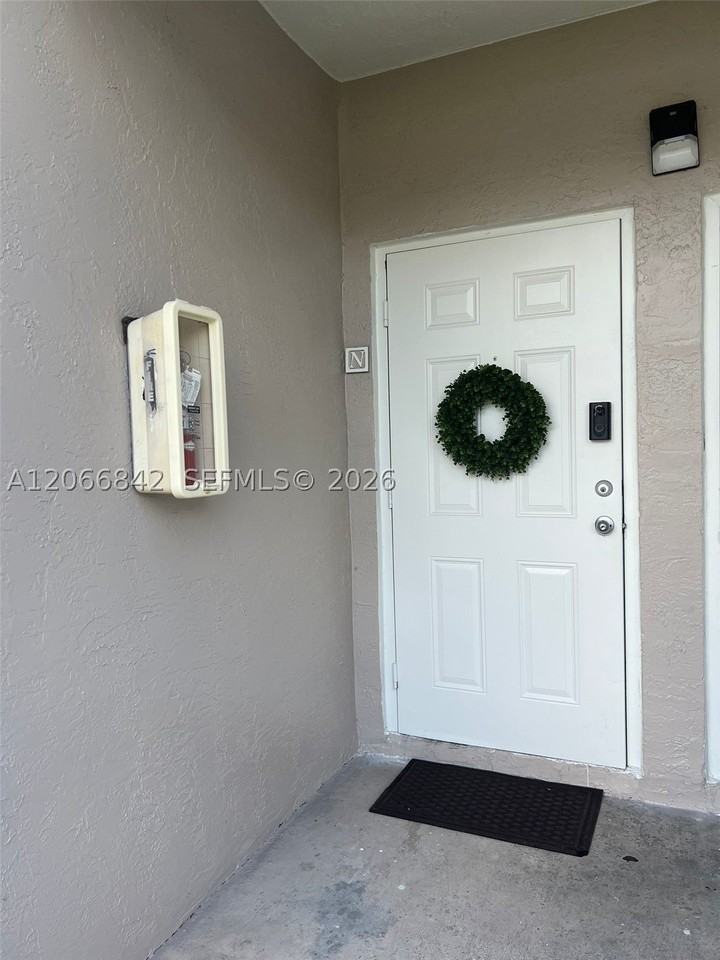 17515 Nw 67th Ct #N22 - Photo 4 of 16
