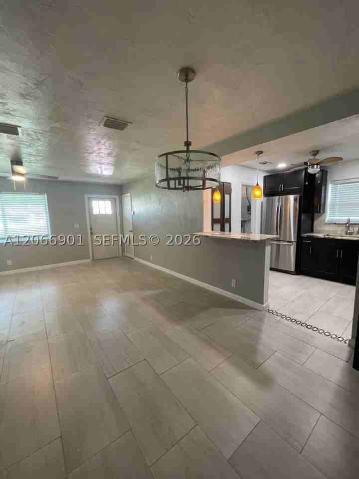 5271 Ne 8th Ter - Photo 3 of 15