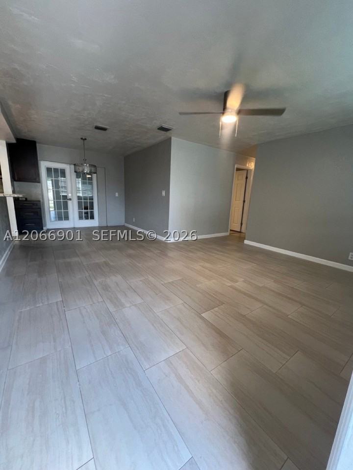 5271 Ne 8th Ter - Photo 4 of 15