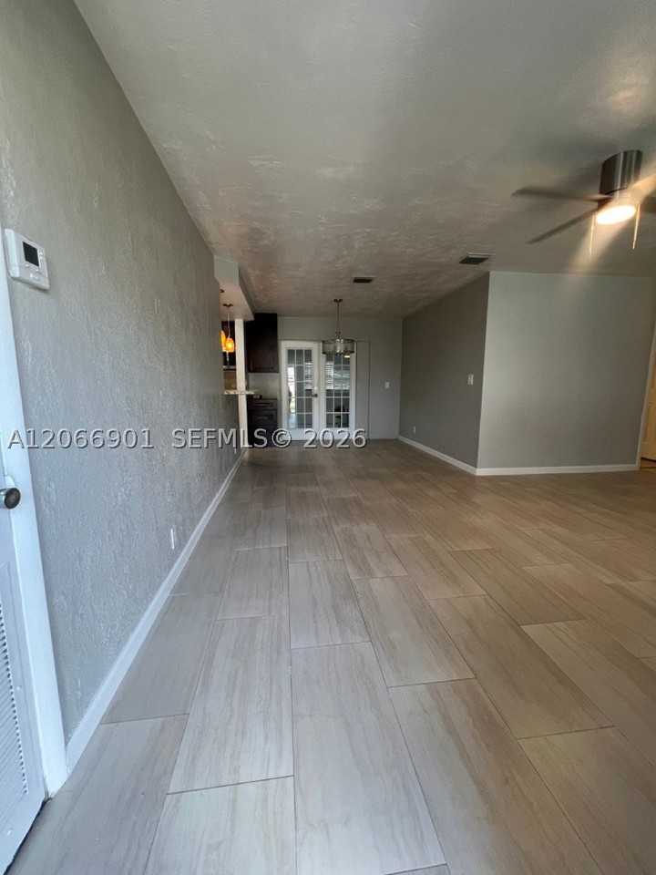 5271 Ne 8th Ter - Photo 5 of 15