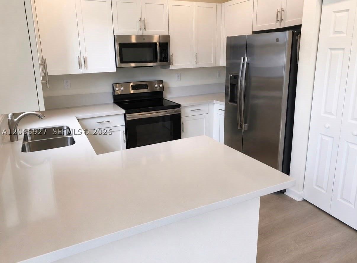 3428 W 106th St #3428 - Photo 4 of 8