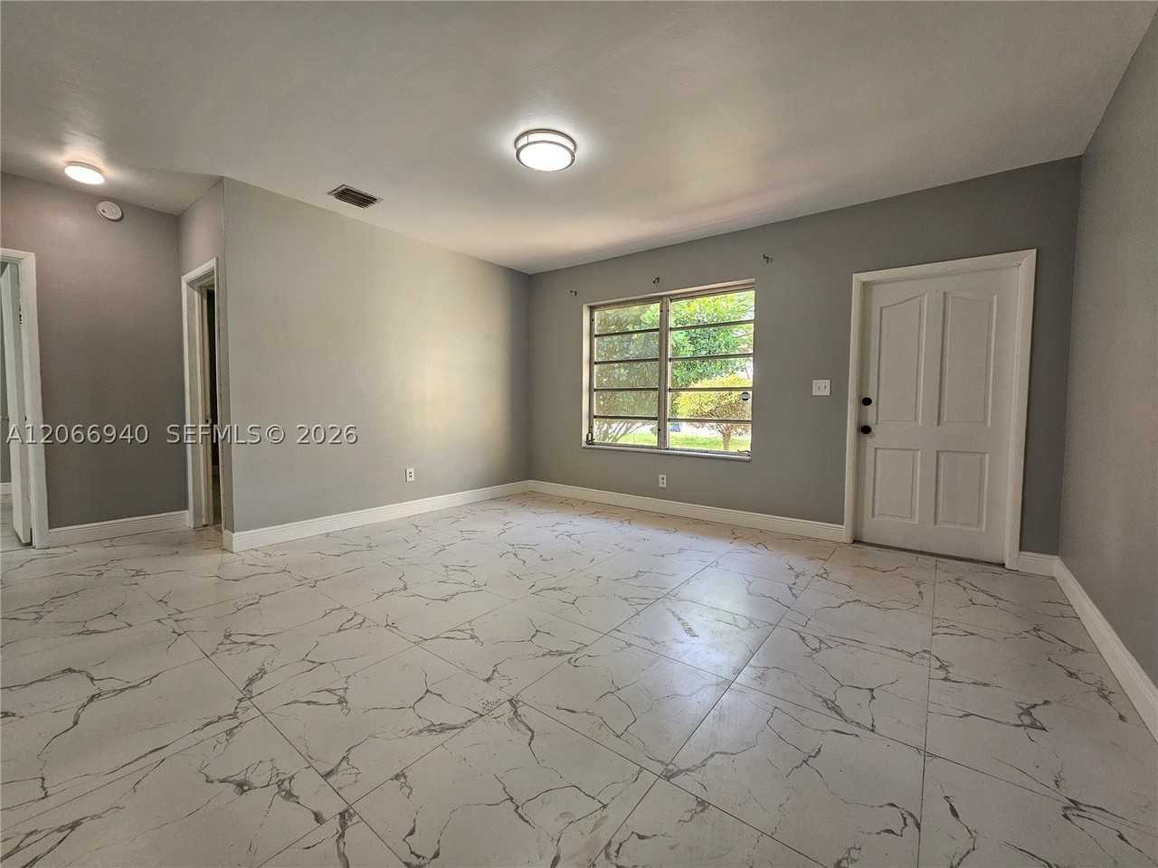 1929 Ne 176th St - Photo 3 of 19